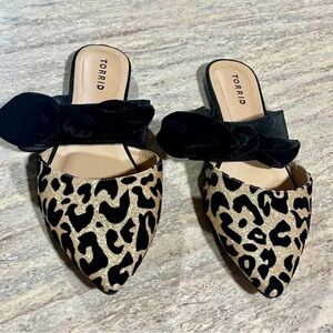 Torrid Black & Gold Leopard Pointed Toe Slide/ Miles